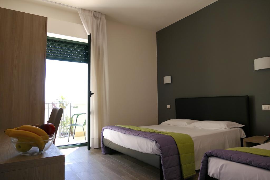 Hotel Désirée San Benedetto del Tronto Extérieur photo