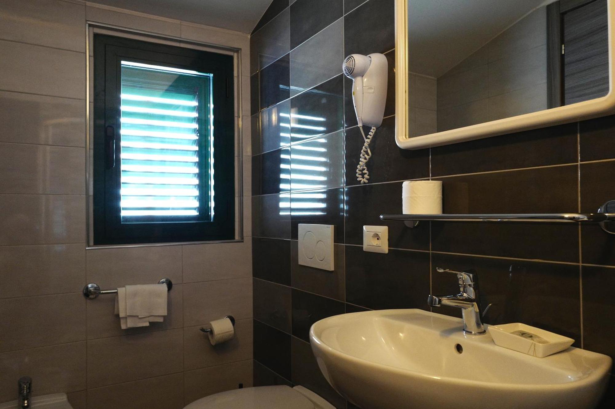 Hotel Désirée San Benedetto del Tronto Extérieur photo