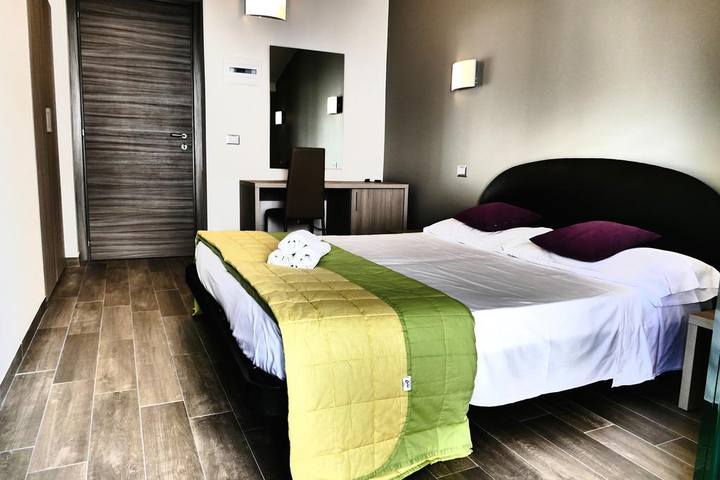 Hotel Désirée San Benedetto del Tronto Extérieur photo