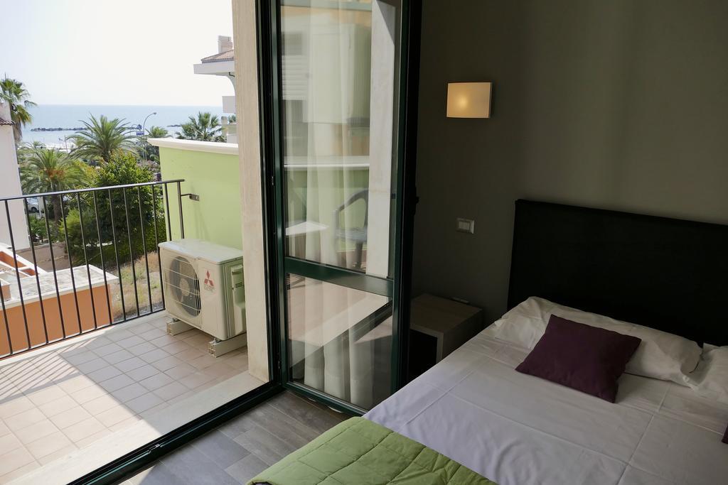 Hotel Désirée San Benedetto del Tronto Extérieur photo