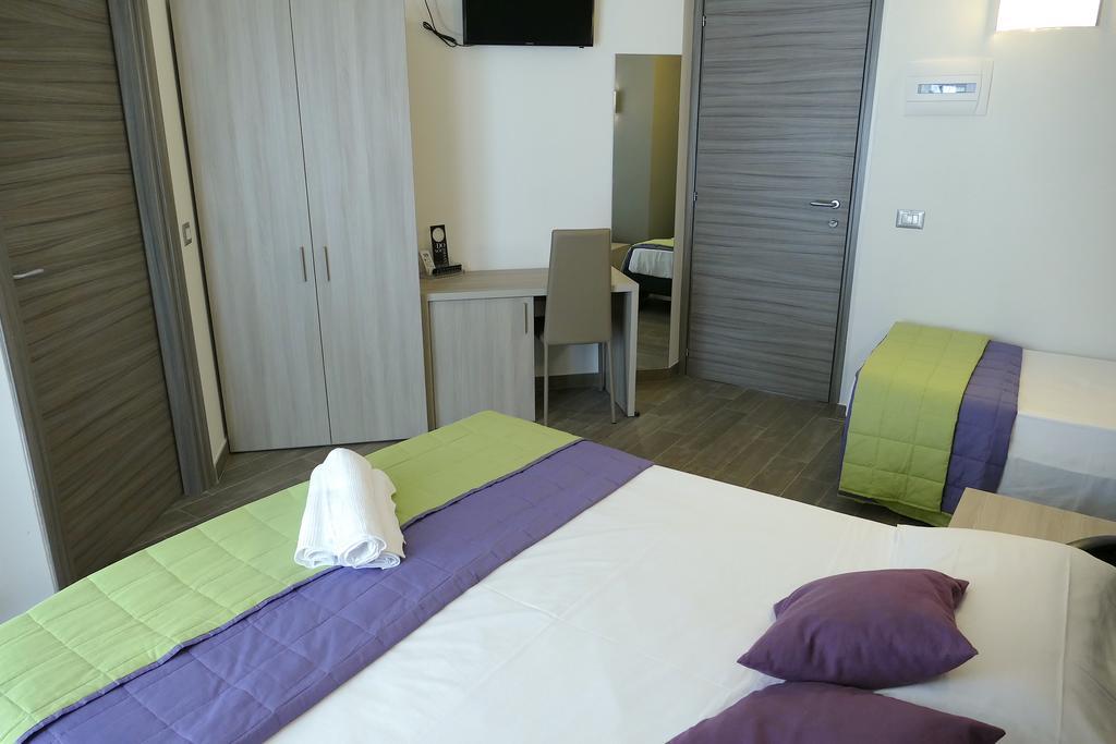 Hotel Désirée San Benedetto del Tronto Extérieur photo