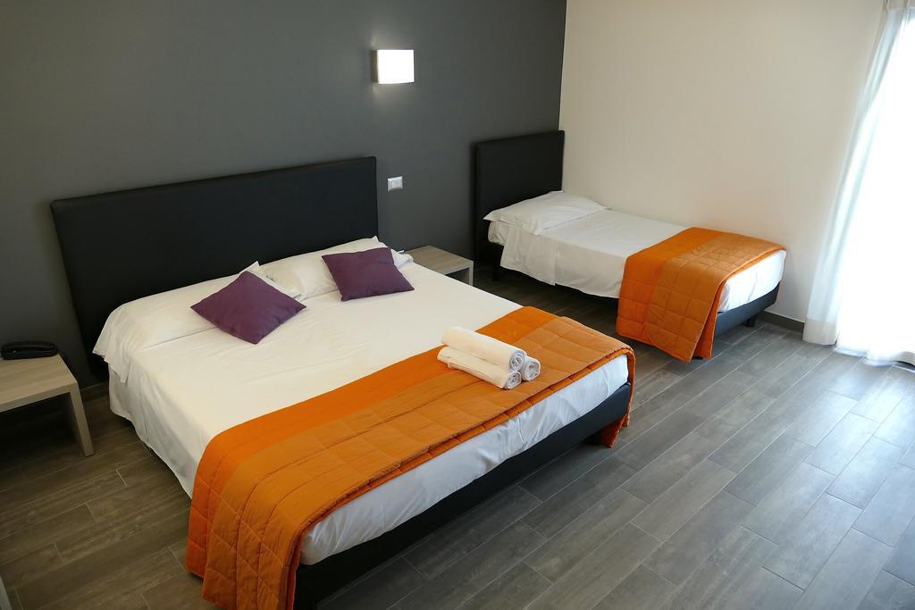 Hotel Désirée San Benedetto del Tronto Extérieur photo