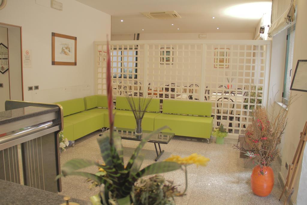 Hotel Désirée San Benedetto del Tronto Extérieur photo