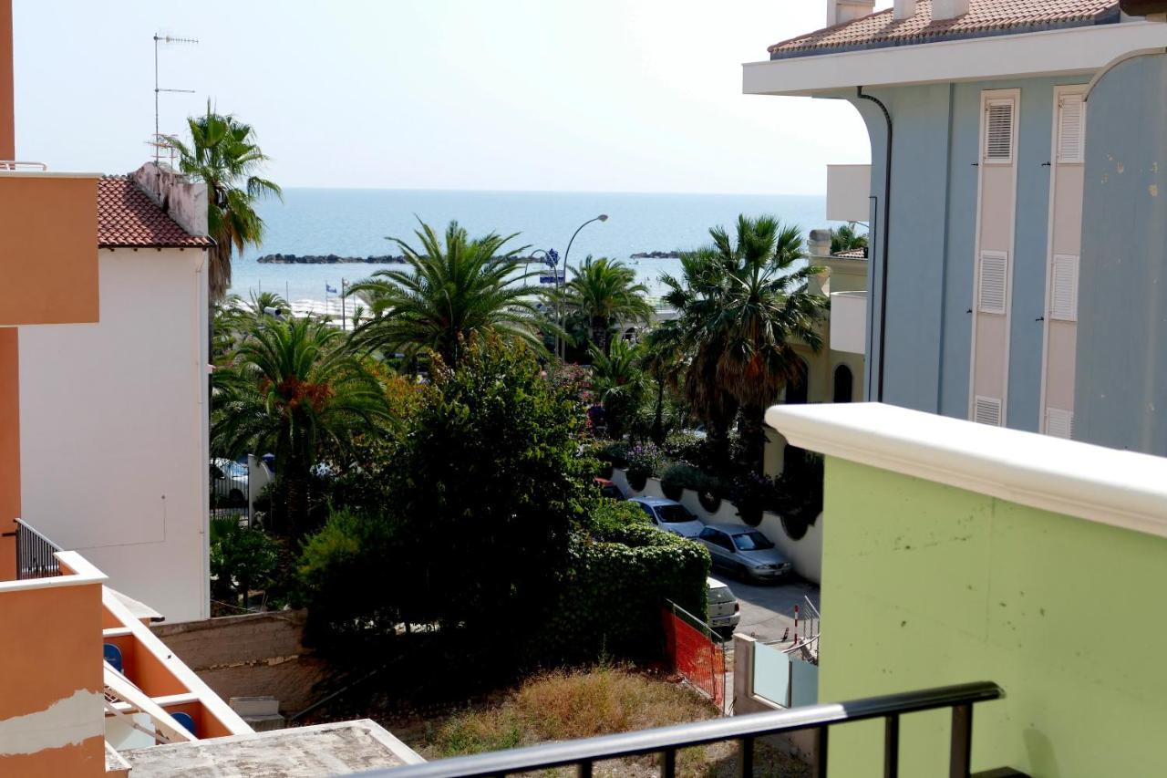 Hotel Désirée San Benedetto del Tronto Extérieur photo